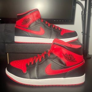 Jordan 1 mid alternate bred size 14